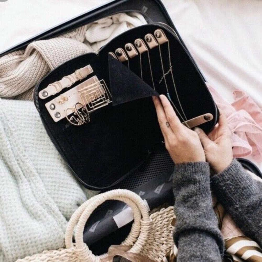 H Halston Jewelry Portfolio Case